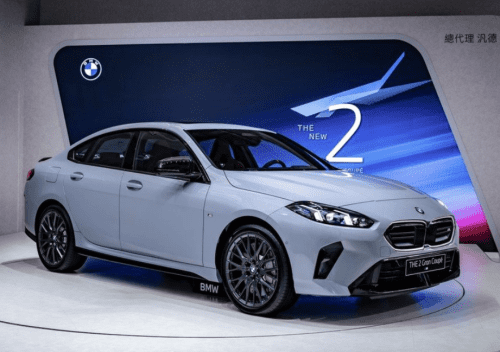 全新 BMW 2 系四门轿跑