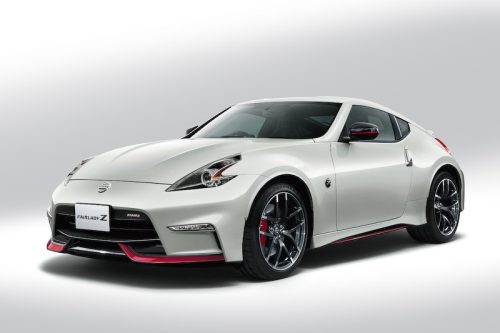 日产Fairlady Z NISMO改款跑车,红色饰条黑色轮毂,手动挡新选项