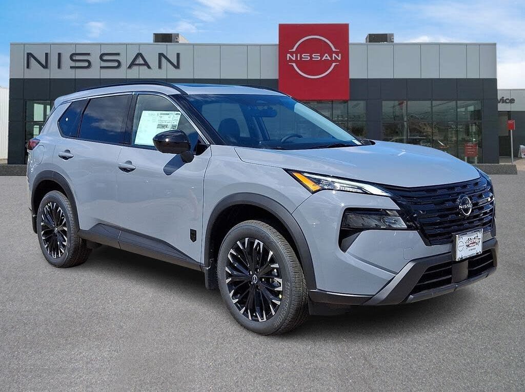 2026款日产Rogue中期改款SUV,黑色轮毂,插电混动新版本